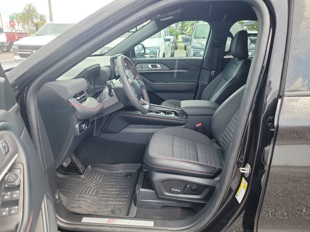 Certified 2025 Ford Explorer ST-Line w/ Premium Package RWD image 20
