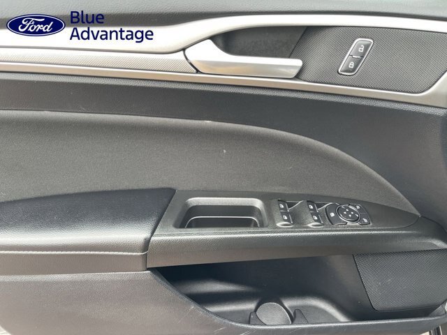 Certified 2020 Ford Fusion SE FWD image 4