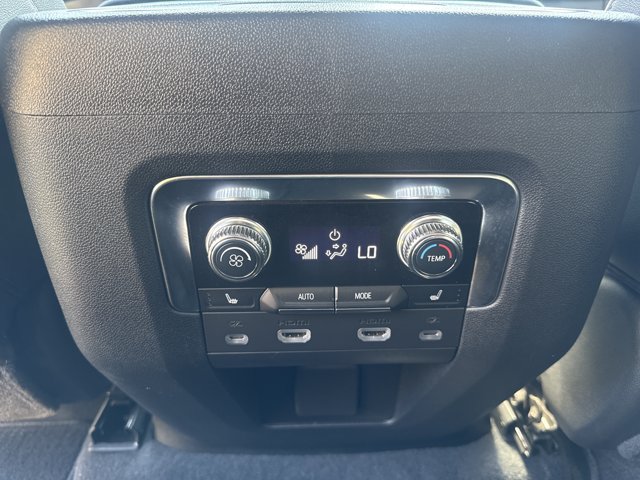 Used 2022 GMC Yukon SLT w/ SLT Luxury Package RWD image 24