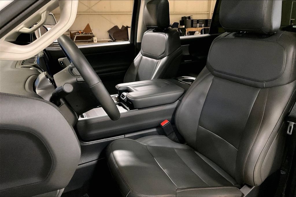 Certified 2025 Ford Expedition Active AWD/4WD image 24