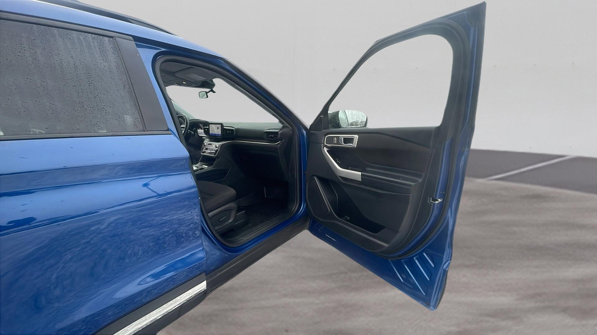 Certified 2020 Ford Explorer XLT w/ Comfort Package image 23