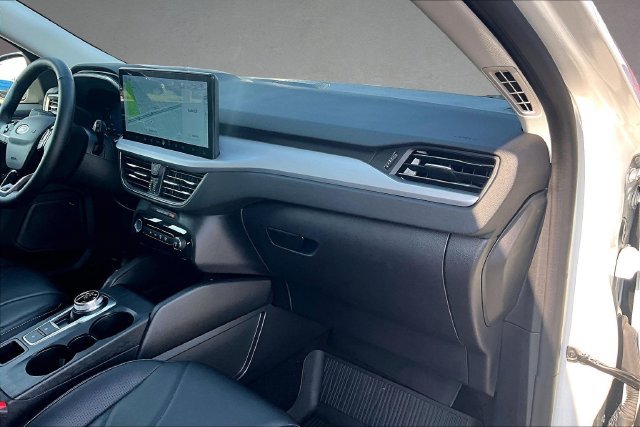 Certified 2025 Ford Escape SE w/ PHEV Premium Package FWD image 13