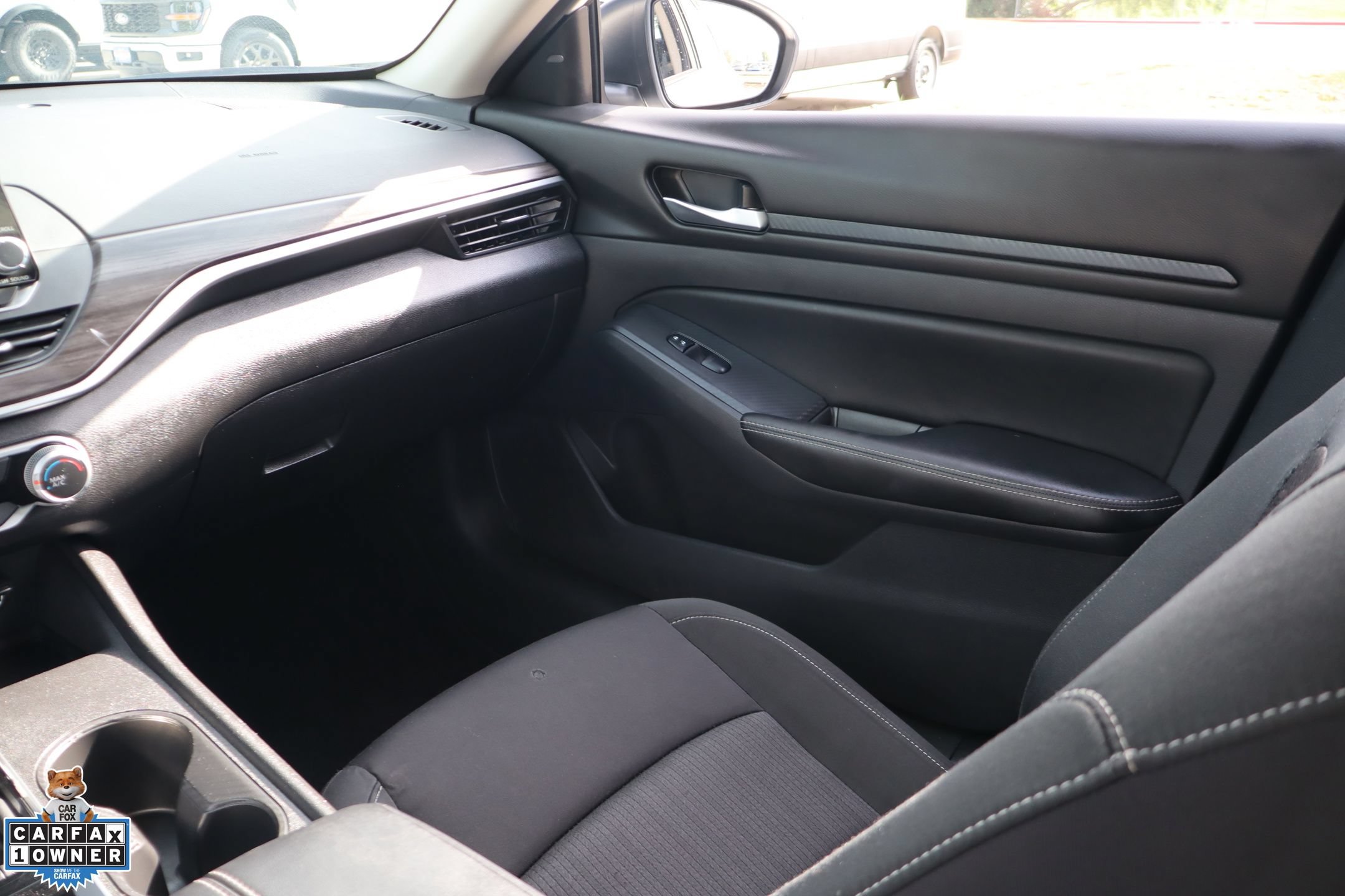 Used 2025 Nissan Altima 2.5 SV FWD image 22