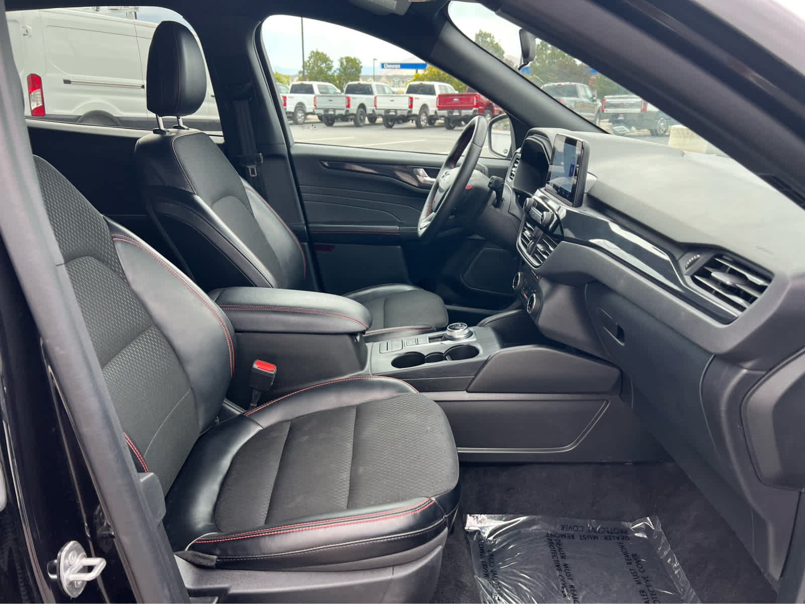 Certified 2025 Ford Escape ST-Line Select AWD/4WD image 17