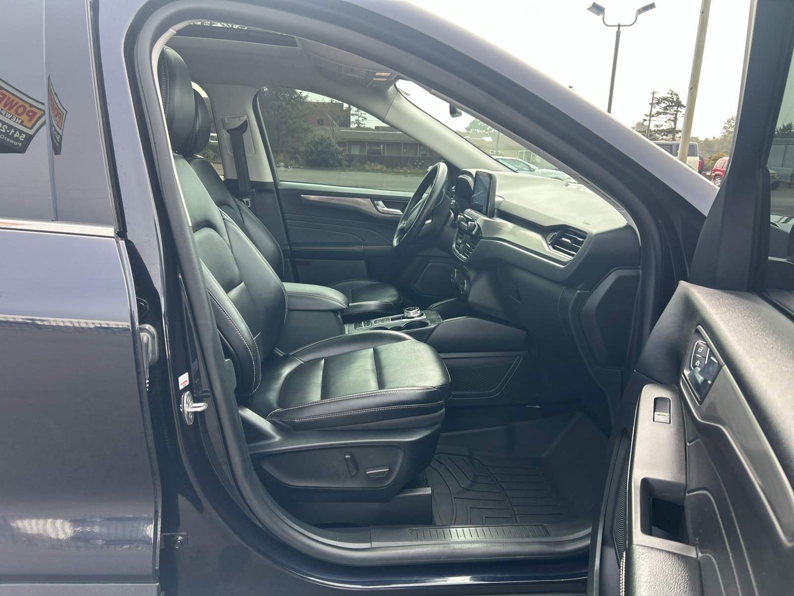 Certified 2021 Ford Escape Titanium AWD/4WD image 29