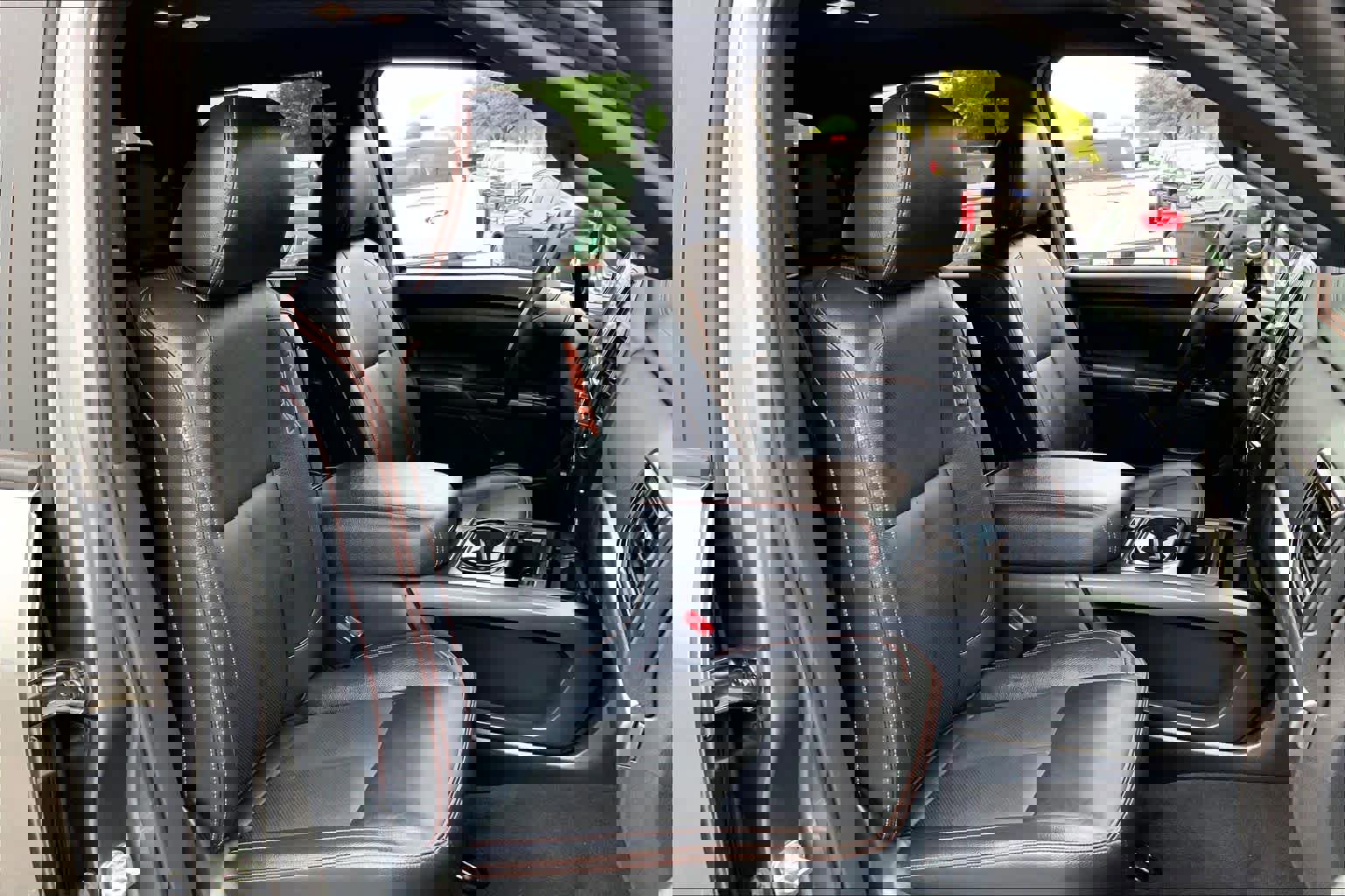 Used 2023 Nissan Titan PRO-4X w/ Pro-4x Convenience Package image 11