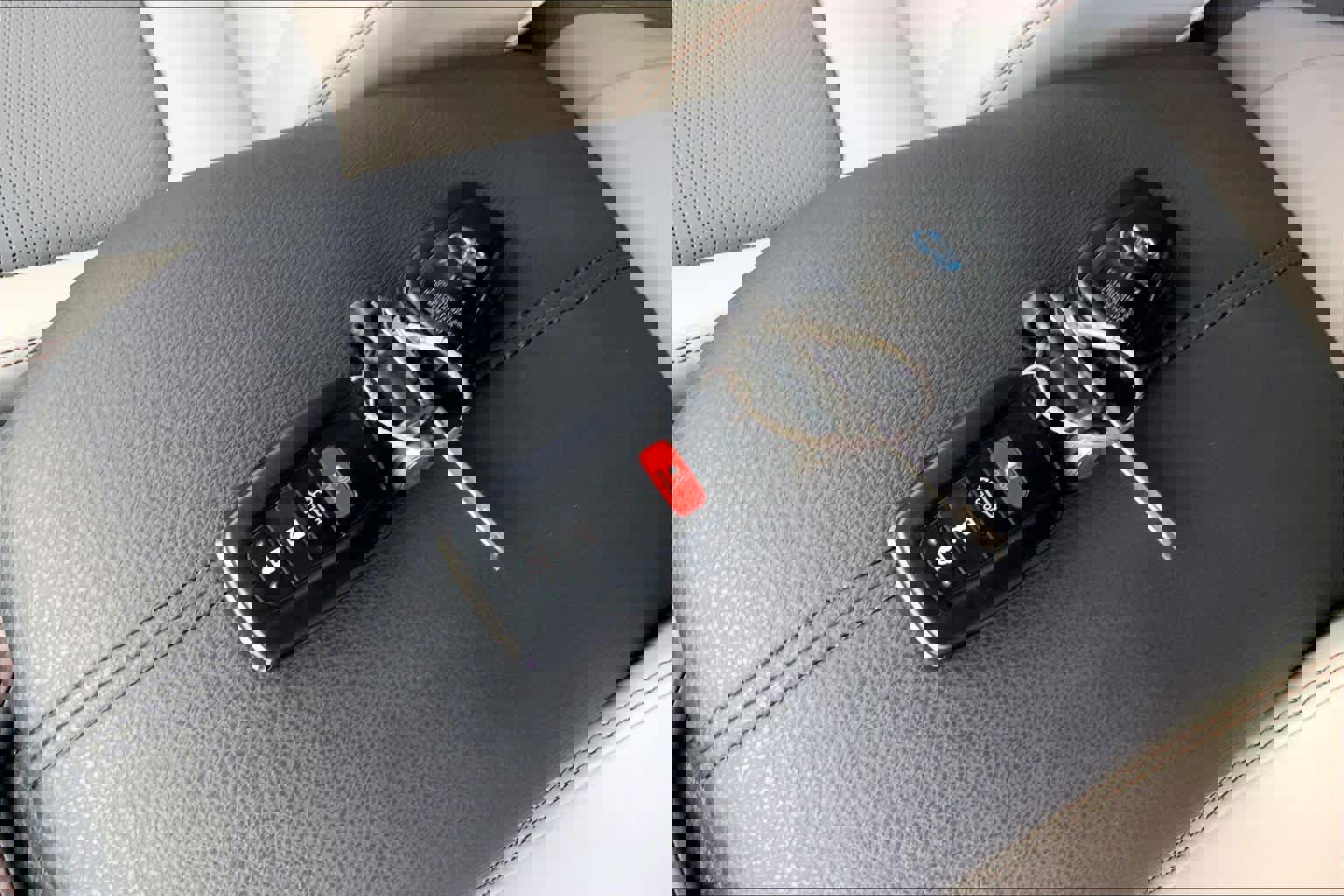 Used 2022 Toyota RAV4 Limited image 15