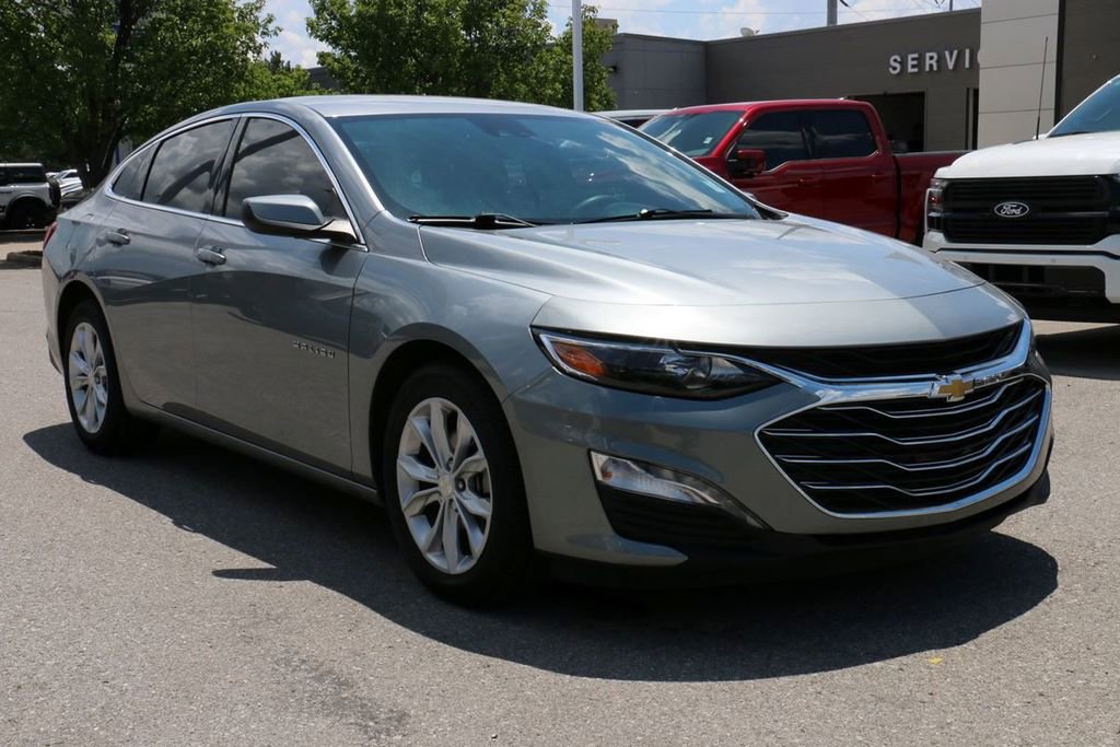 Used 2025 Chevrolet Malibu LT FWD image 4