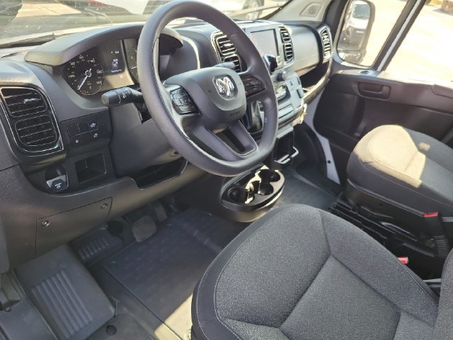 Used 2024 RAM ProMaster 2500 w/ Convenience Group FWD image 11