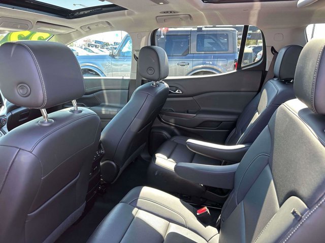 Used 2022 GMC Acadia SLT w/ Technology Package image 10