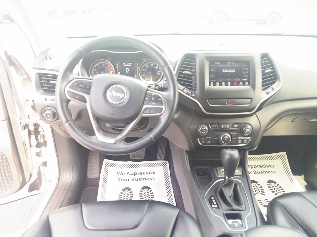 Used 2019 Jeep Cherokee Latitude Plus FWD image 25