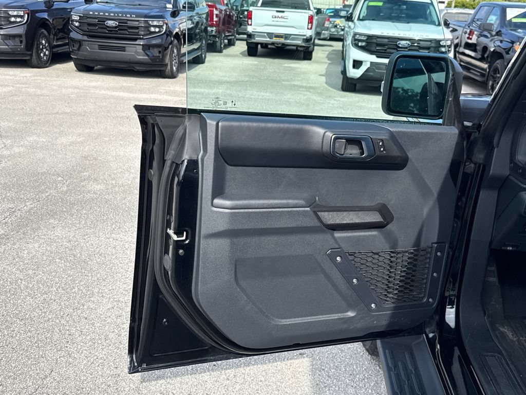 Certified 2025 Ford Bronco Outer Banks AWD/4WD image 13