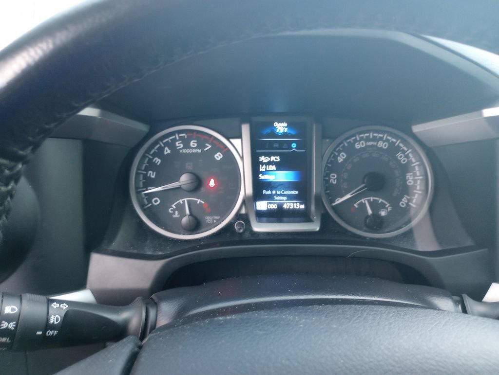 Used 2022 Toyota Tacoma SR5 RWD image 26