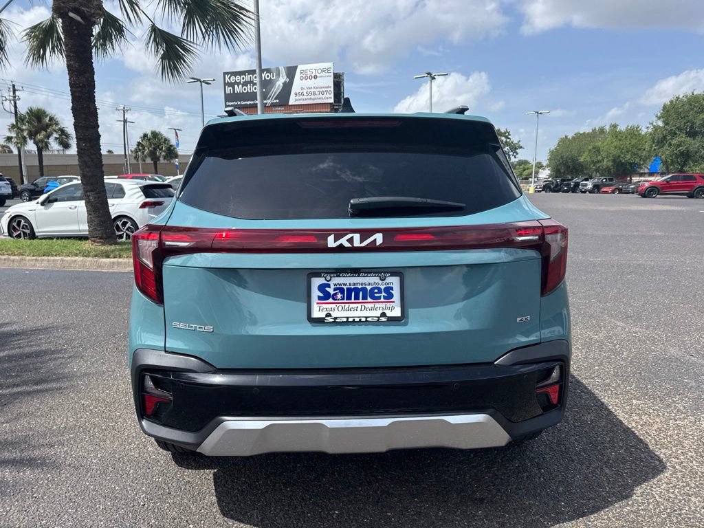 Used 2025 Kia Seltos EX AWD/4WD image 4