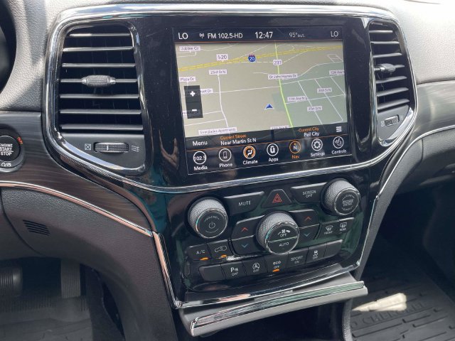 Used 2022 Jeep Grand Cherokee Limited AWD/4WD image 18