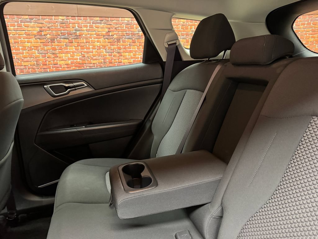 Used 2026 Kia Sportage LX FWD image 3