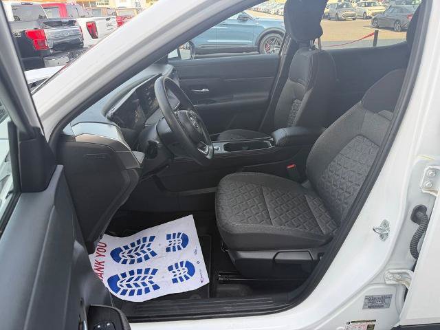 Used 2025 Nissan Kicks SV AWD/4WD image 11