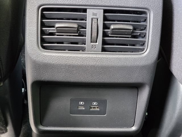 Used 2023 Nissan Rogue SV FWD image 13