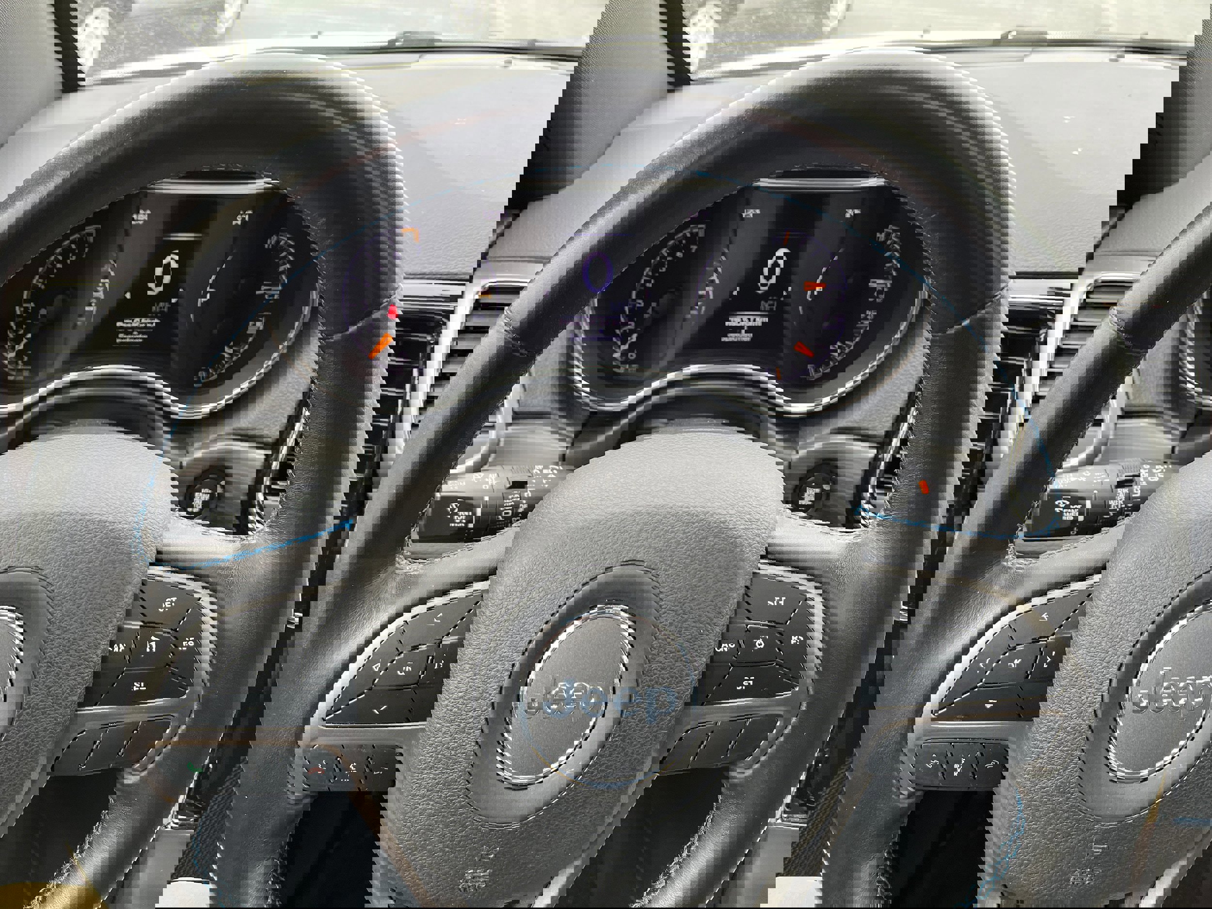 Used 2019 Jeep Grand Cherokee Laredo image 23