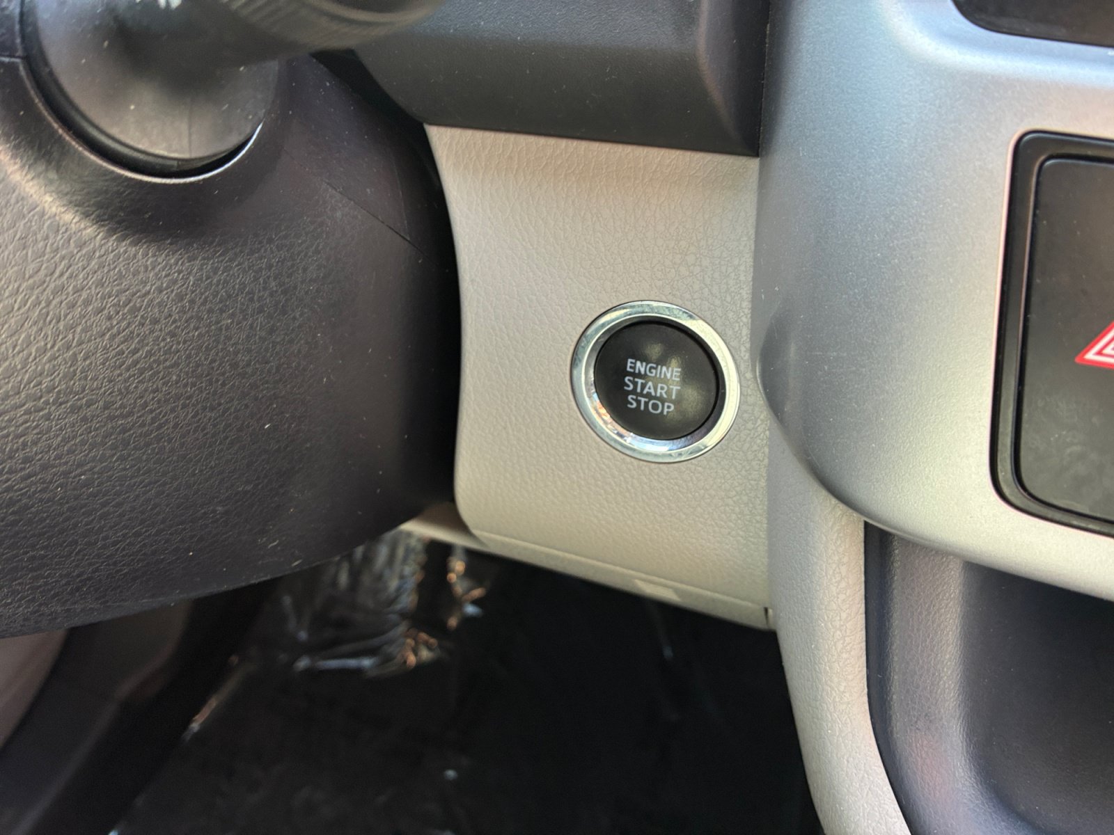Used 2019 Toyota Highlander XLE AWD/4WD image 29