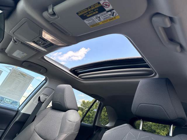 Used 2022 Toyota RAV4 XLE image 17