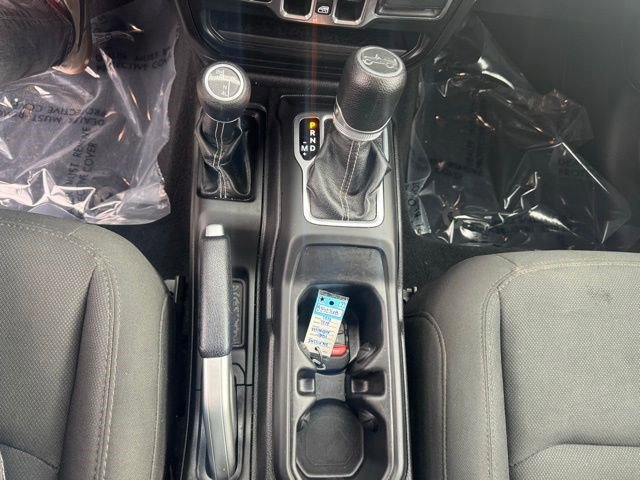 Used 2018 Jeep Wrangler Unlimited Sahara w/ Dual Top Group image 20