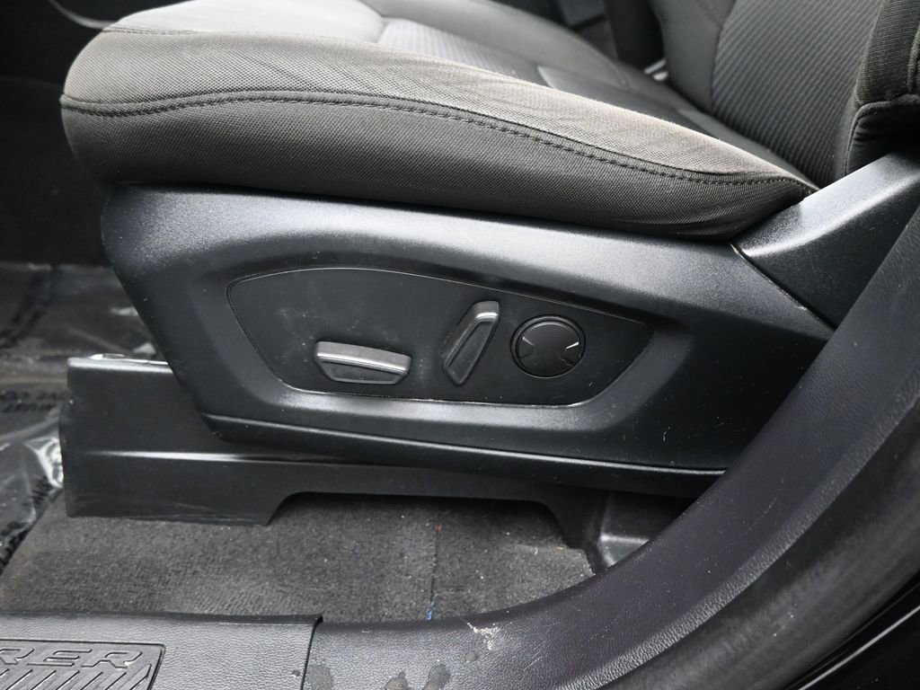 Certified 2022 Ford Explorer XLT image 38