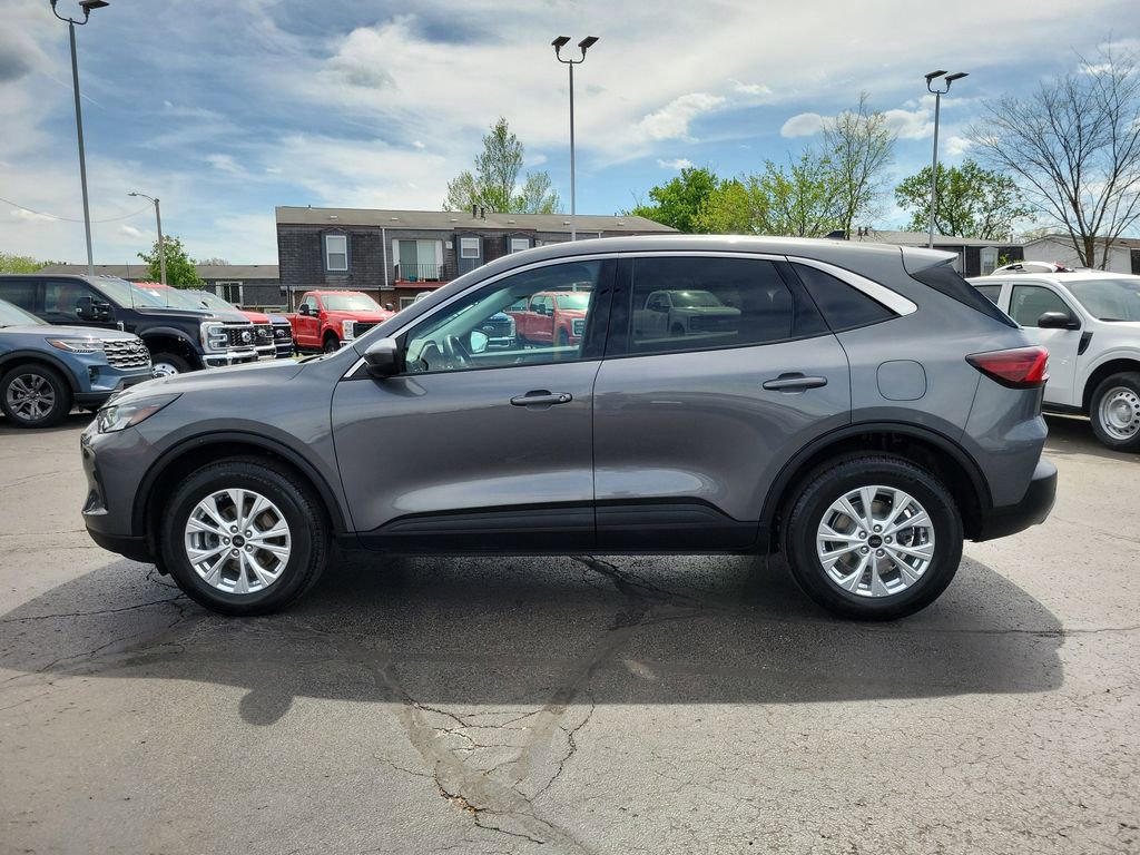 Certified 2023 Ford Escape Active w/ Tech Pack #2 AWD/4WD image 2