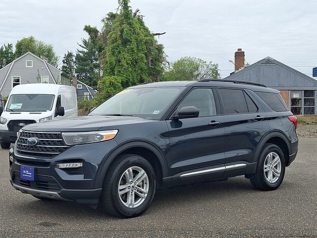 Certified 2023 Ford Explorer XLT w/ Equipment Group 202A AWD/4WD image 3