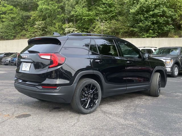 Used 2023 GMC Terrain SLT w/ Tech Package FWD image 3