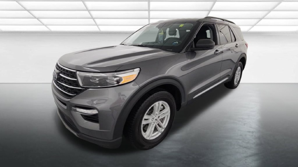 Certified 2024 Ford Explorer XLT w/ Equipment Group 202A AWD/4WD image 4