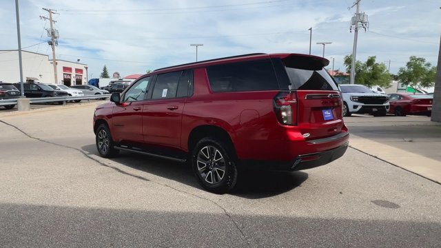 Used 2024 Chevrolet Suburban Z71 w/ Luxury Package AWD/4WD image 7
