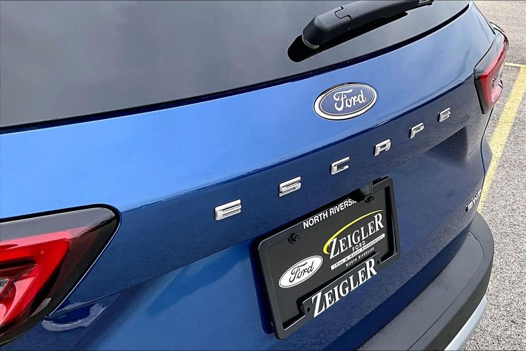 Certified 2023 Ford Escape Platinum w/ Premium Technology Package AWD/4WD image 8