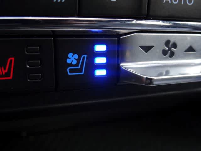 Certified 2022 Ford F150 Raptor w/ Equipment Group 801A High AWD/4WD image 37