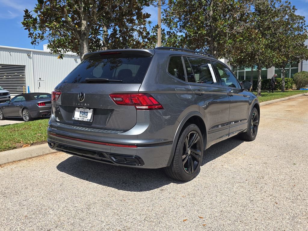 Used 2024 Volkswagen Tiguan SE R-Line image 3