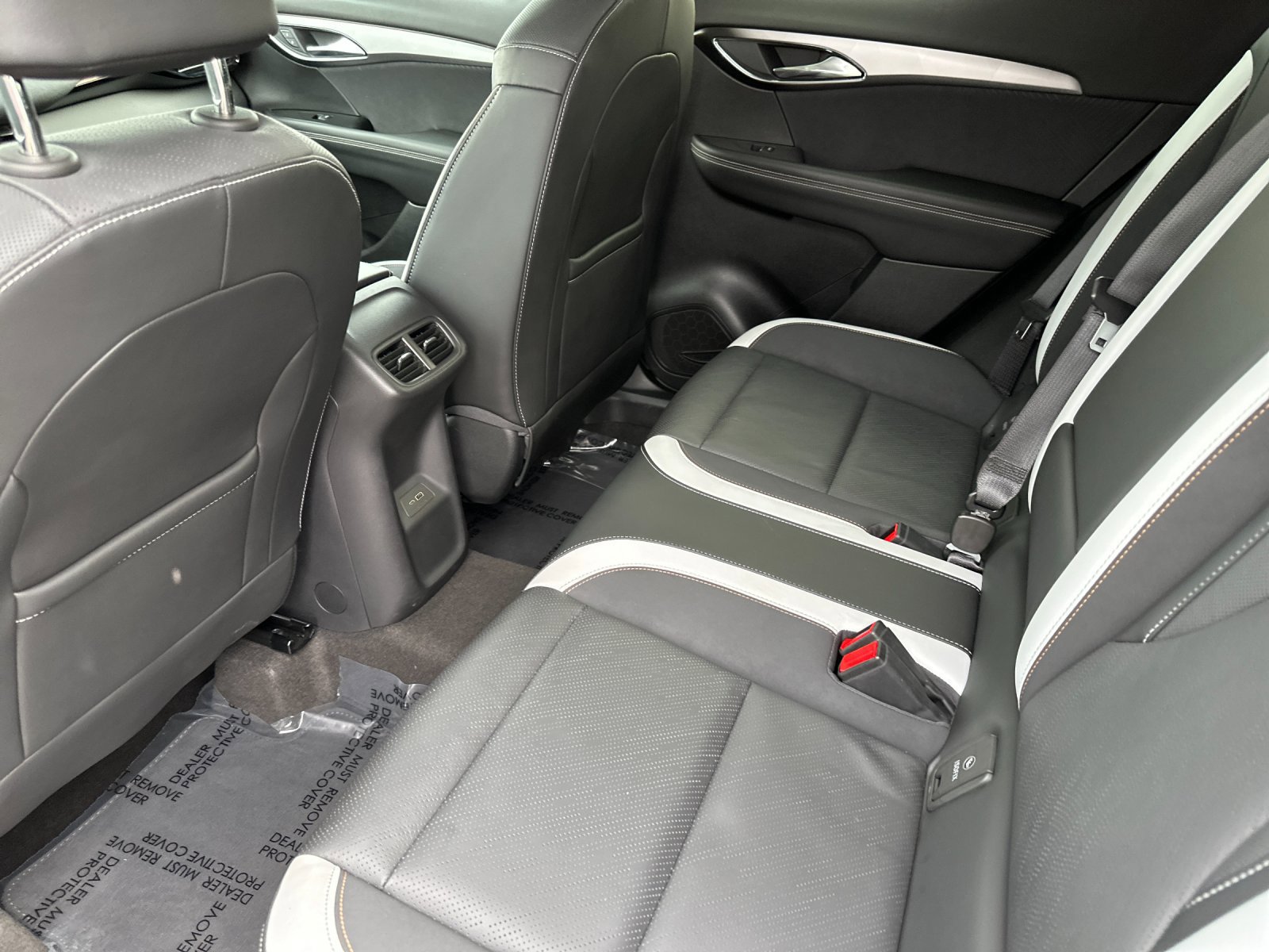 Used 2025 Buick Envision Sport Touring image 12