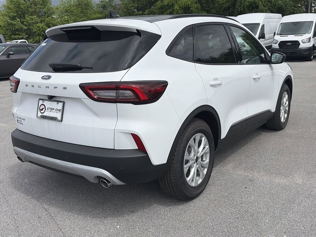 Certified 2025 Ford Escape Active w/ Tech Pack #1 FWD image 7