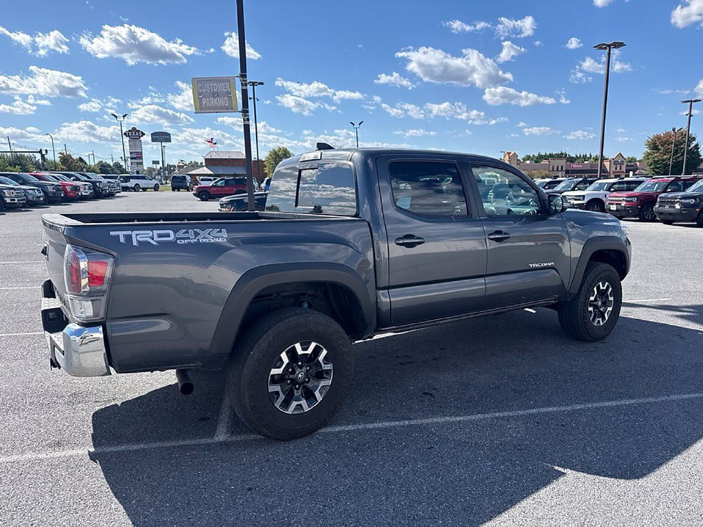 Used 2023 Toyota Tacoma TRD Off-Road AWD/4WD image 4