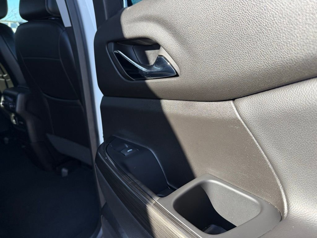 Used 2023 GMC Acadia SLT image 20