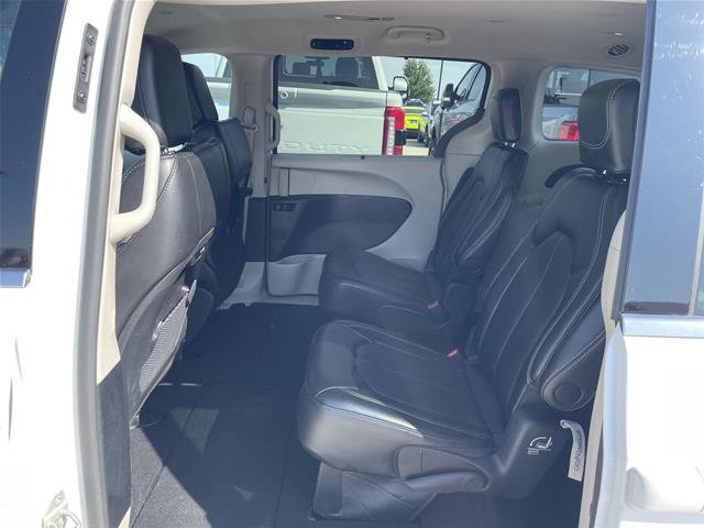 Used 2024 Chrysler Pacifica Touring-L FWD image 20