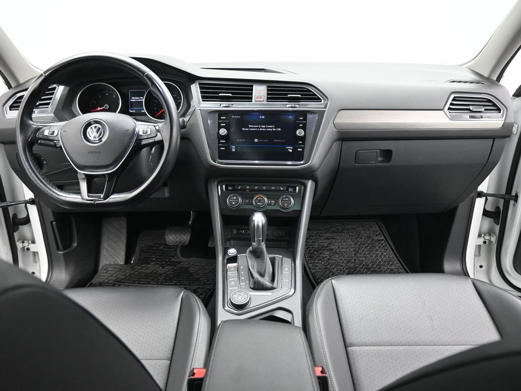 Used 2018 Volkswagen Tiguan SEL w/ 3rd Row Seat Package image 46