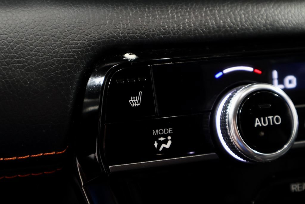 Used 2025 Honda Pilot TrailSport image 4