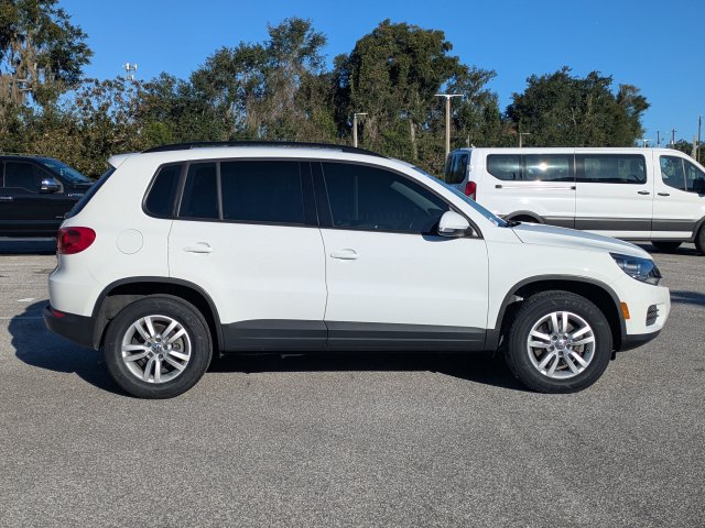 Used 2017 Volkswagen Tiguan S FWD image 3