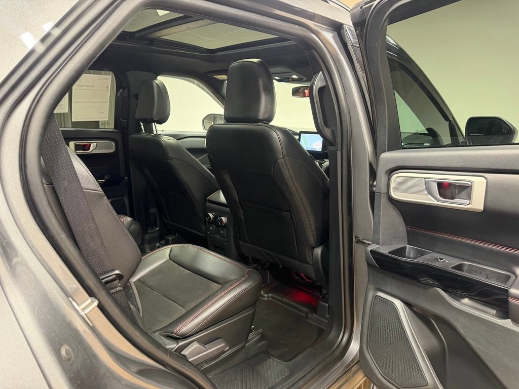 Certified 2023 Ford Explorer ST-Line w/ Class IV Trailer Tow Package AWD/4WD image 19