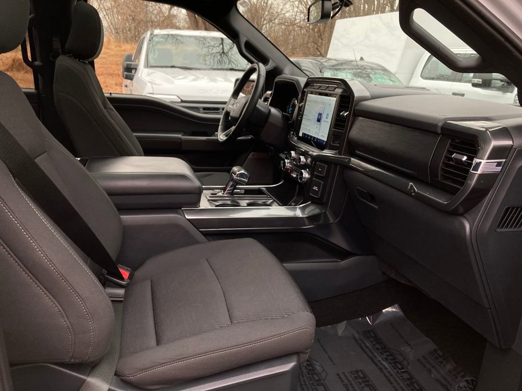 Certified 2022 Ford F150 XLT w/ Equipment Group 302A High image 31