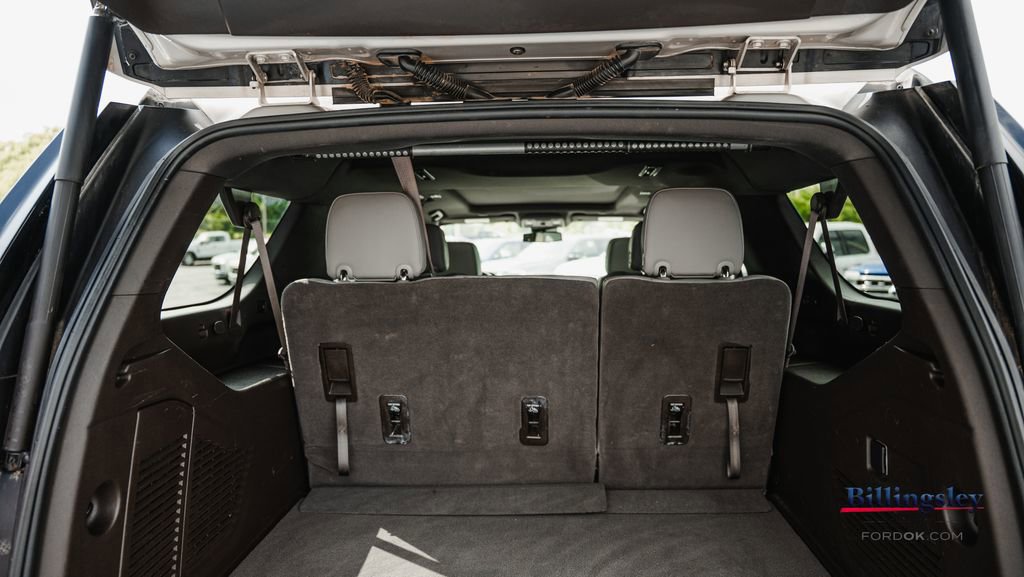 Used 2023 GMC Yukon XL SLT AWD/4WD image 8