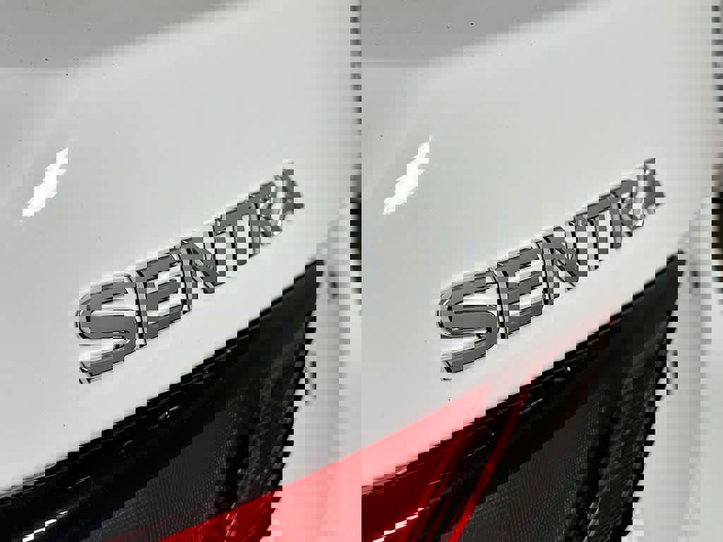 Used 2025 Nissan Sentra SV image 10