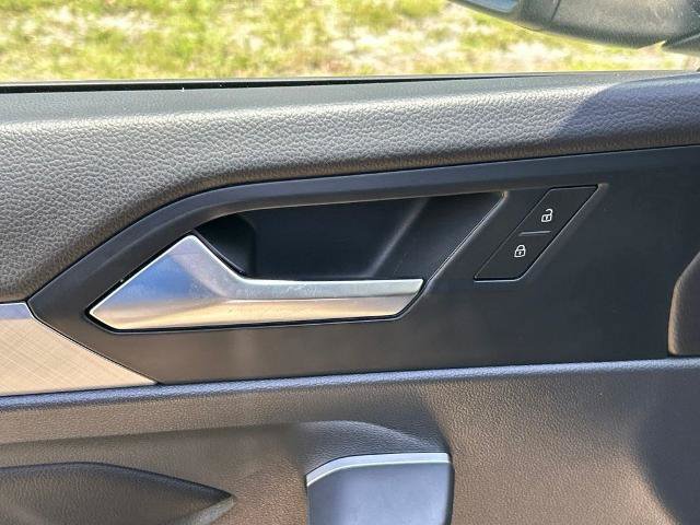 Used 2023 Volkswagen Jetta SE w/ Panoramic Sunroof Package FWD image 18