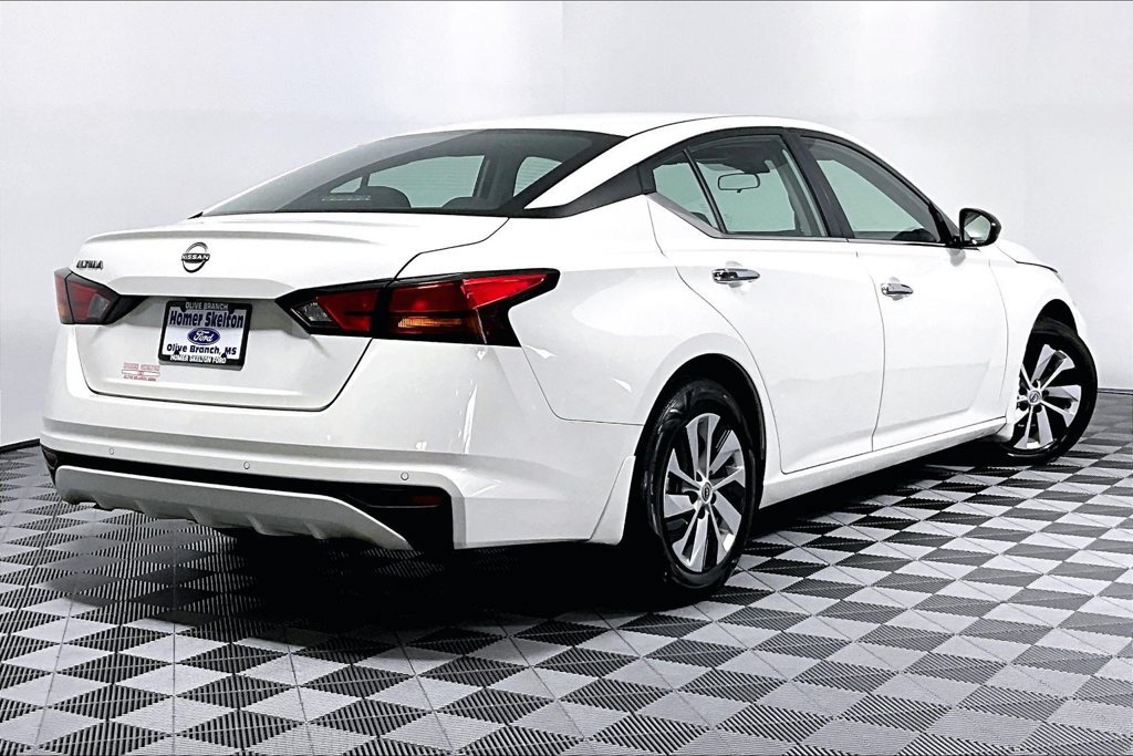 Used 2024 Nissan Altima 2.5 S FWD image 12