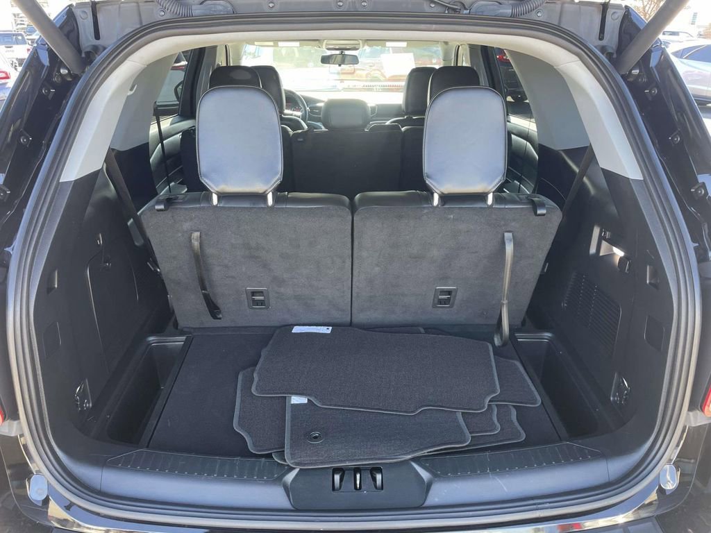 Certified 2022 Ford Explorer XLT w/ Equipment Group 202A image 24